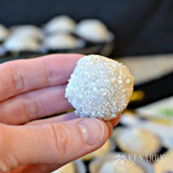 I love how these OREO Cookie Balls sparkle! They'd be a perfect dessert for a New Year's Eve party!