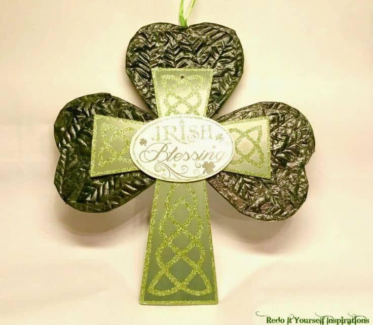 St. Patrick's Day Shamrock Door Hanger or Wall Plaque - A great craft from Robin at Redo It Yourself Inspirations featured on Ideas for the Home by Kenarry®