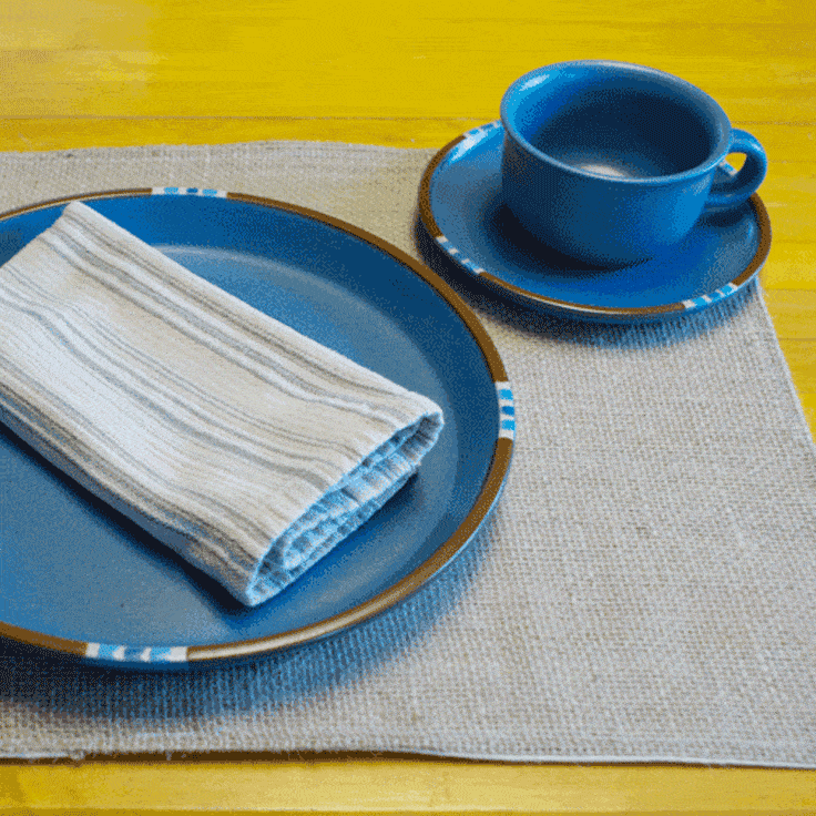 Easy Sew Burlap Placemats from The Birch Cottage