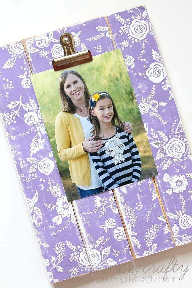 Interchangeable Picture Display