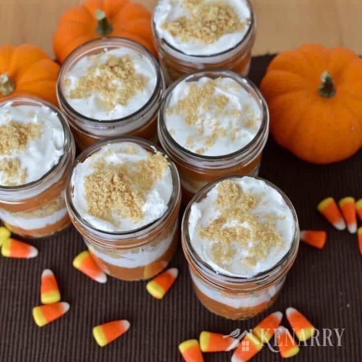 Cute pumpkin pie parfaits in half-pint mason jars
