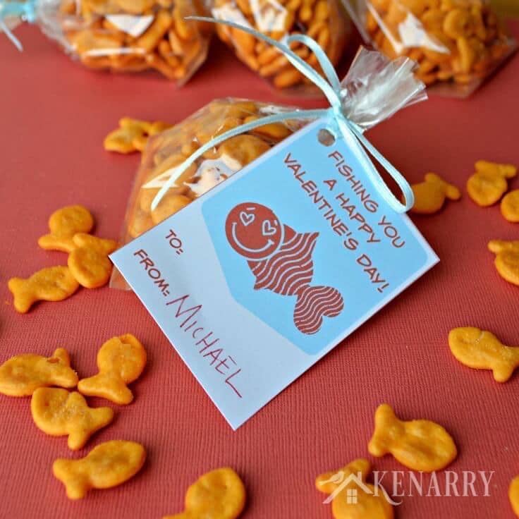 These free printable fish valentines are so cute! Your child can use these cards on their own or attach to a bag of fish crackers for a Valentine's Day treat.
