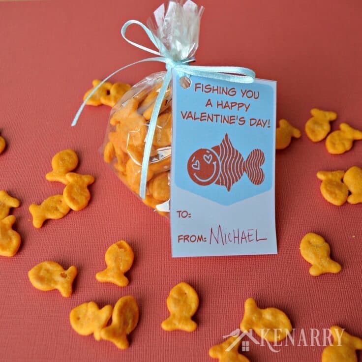 These free printable fish valentines are so cute! Your child can use these cards on their own or attach to a bag of fish crackers for a Valentine's Day treat.