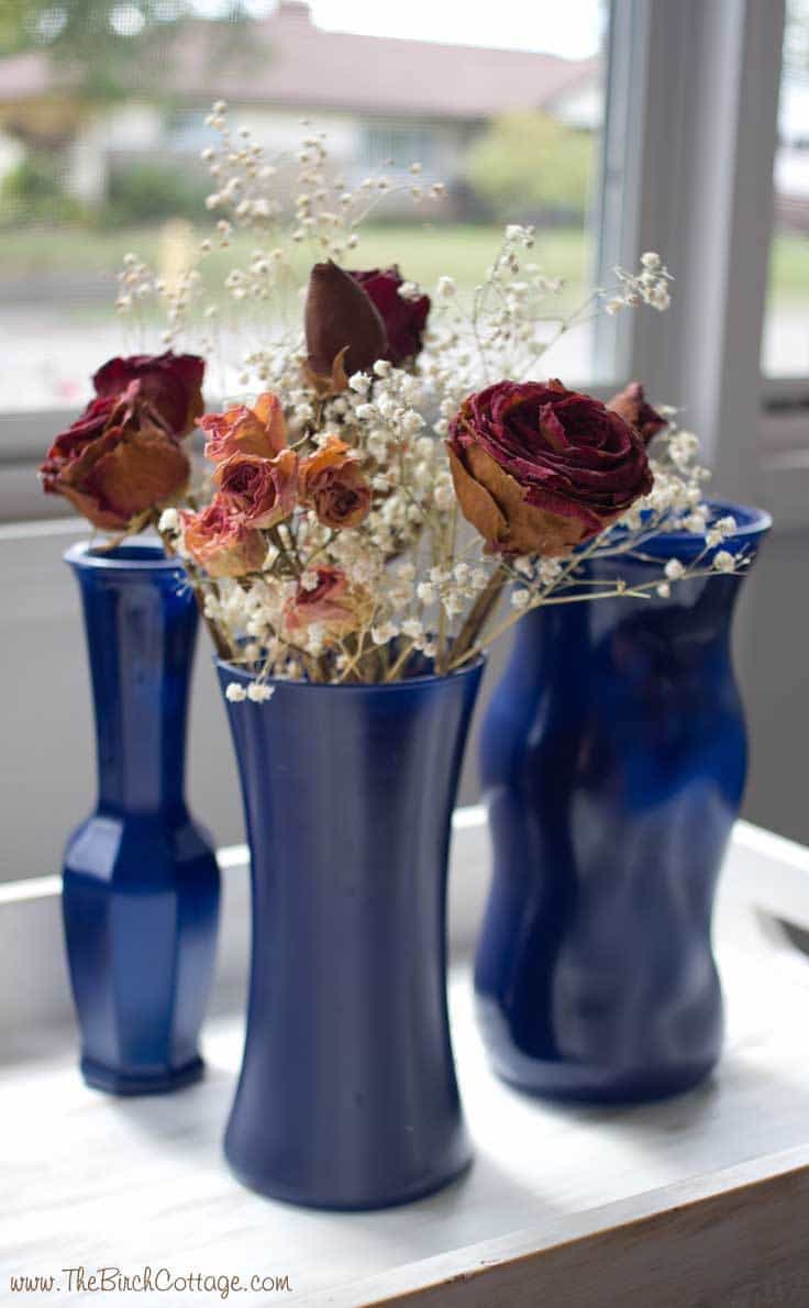 A quick and easy DIY project from The Birch Cottage: DIY Spray Painted Glass Vases.