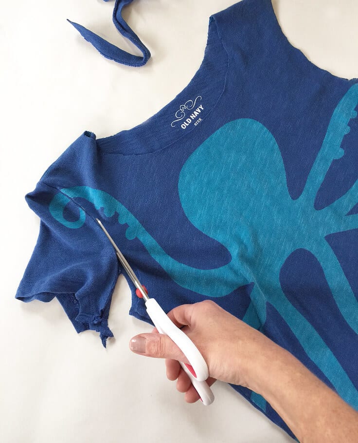 greco design shows us how to upcycle our favorite T-shirt to a fresh tote bag