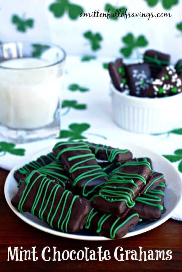 Recipe for Mint Chocolate Grahams - A Mitten Full of Savings - St. Patrick's Day Treats featured on Kenarry.com