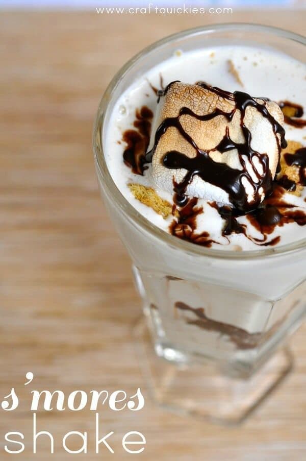 S'mores Shake - Bombshell Bling - 18 delicious s'mores recipes featured on Kenarry.com