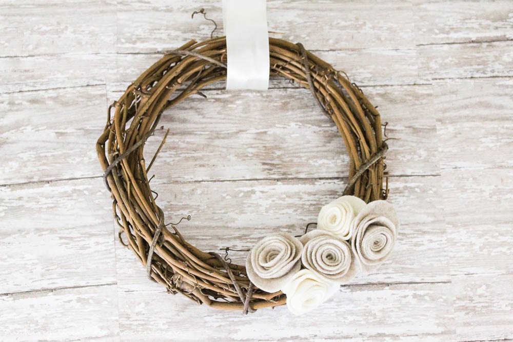 10 MINUTE DECORATING: A QUICK & EASY FALL WREATH