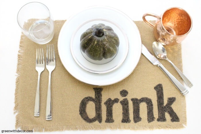How to make easy DIY placemats. Just grab burlap, stencils and permanent marker! 