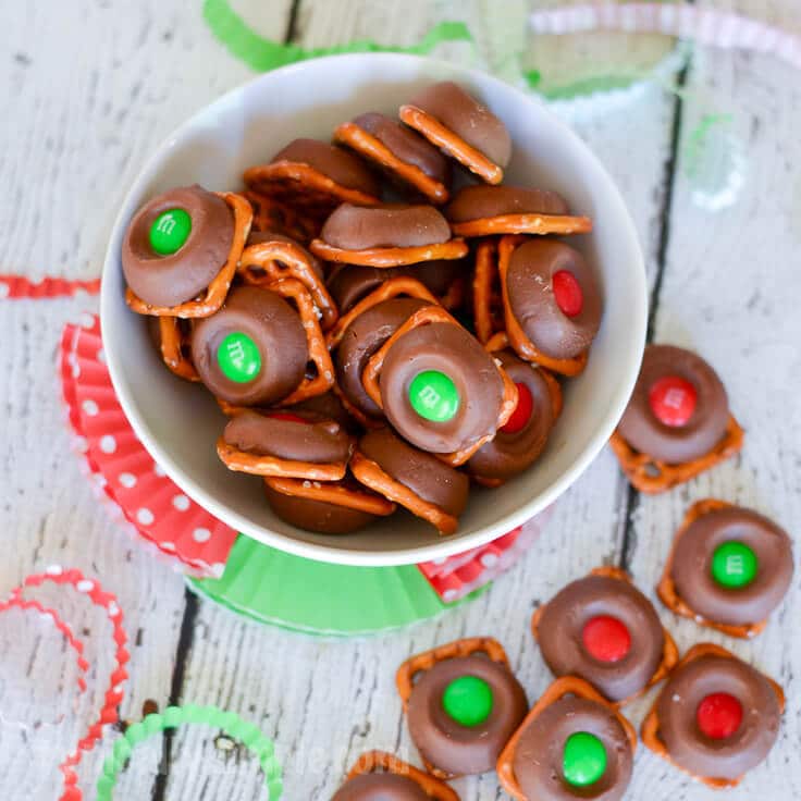 These chocolate caramel pretzel bites are so simple to make and so delicious to eat!