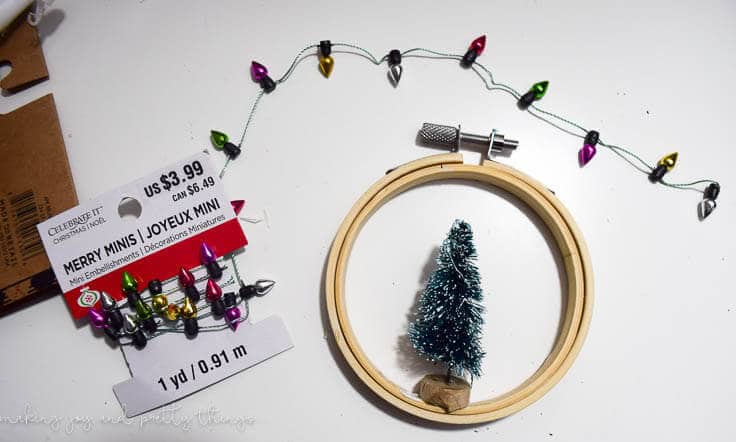 These Mini Embroidery Hoop Ornaments took only minutes to whip up and add a personalized touch to your Christmas Tree!