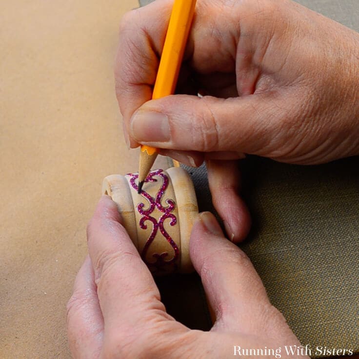 Get started woodburning with Boho Chic Woodburned Napkin Rings. In this video tutorial, we'll show you how to use a woodburning tool to make custom designs.