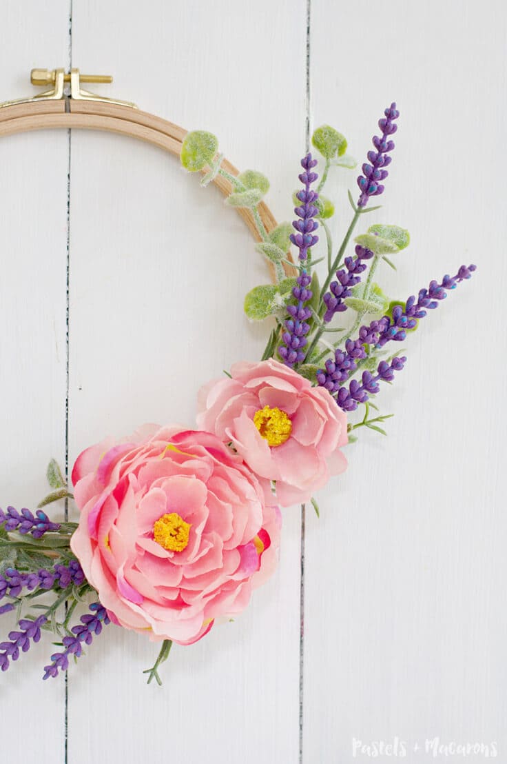 Quick and easy DIY Embroidery Hoop Spring Wreath tutorial using pretty flowers and Lavender