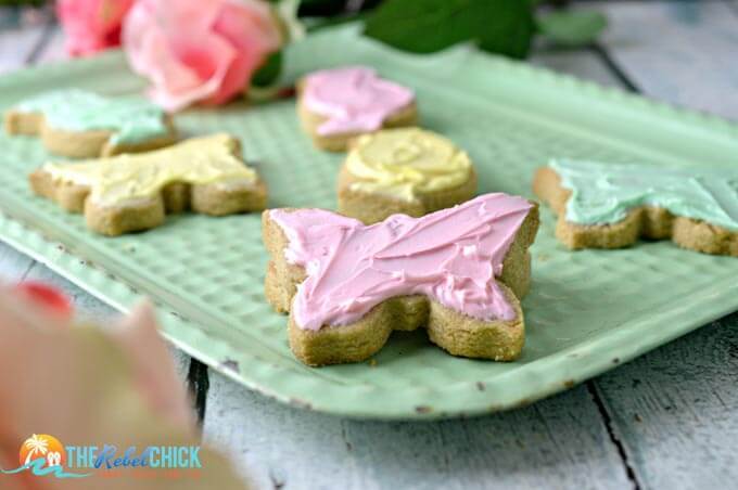 Pretty Easter Shortbread Cookies - The Rebel Chick - Easter Desserts featured on Kenarry.com