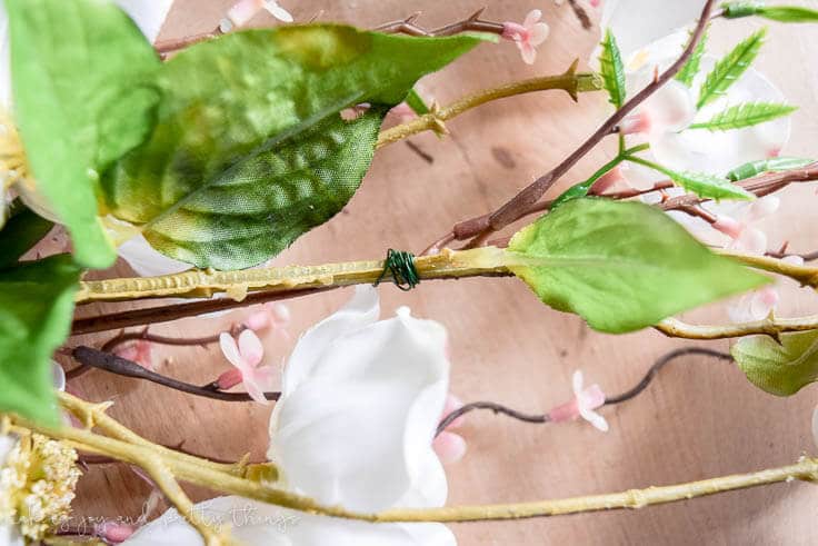 How to Make your Own Spring Magnolia Garland