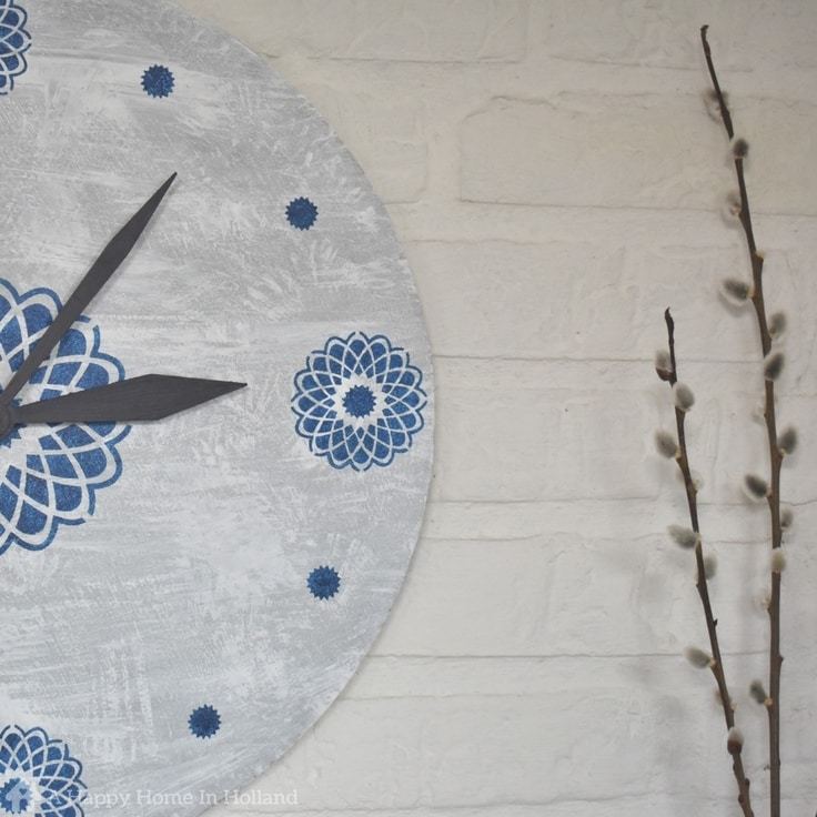 DIY Upcycled Clock: Quick & Easy Stencilling Project Idea To Make Over Old Thrift Store Clocks In To Modern Home Decor Accents