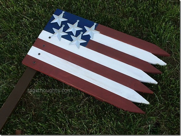 Wooden American Flag Yard Decor – By Trish Sutton - Patriotic Decor Ideas for the 4th of July featured on Kenarry.com