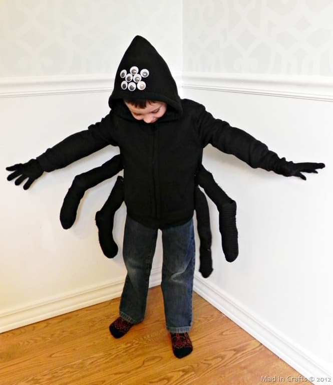 Last Minute Spider Costume – Mad in Crafts - Halloween Costumes: The 15 Cutest Ideas for Kids featured on Kenarry.com 