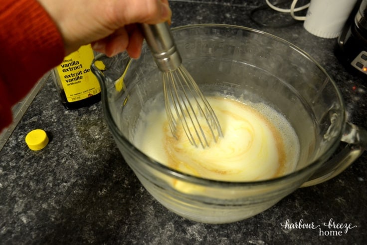 Creamy Vanilla Sauce Waffle Topping