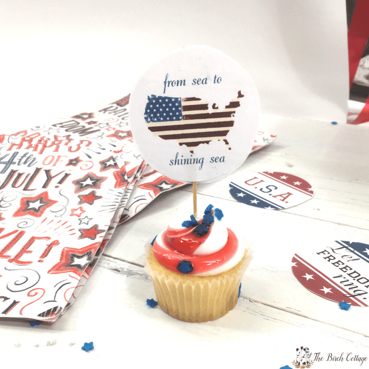 Patriotic Cupcake Toppers by The Birch Cottage #cupcake #freeprintables #4thofjuly #patriotic