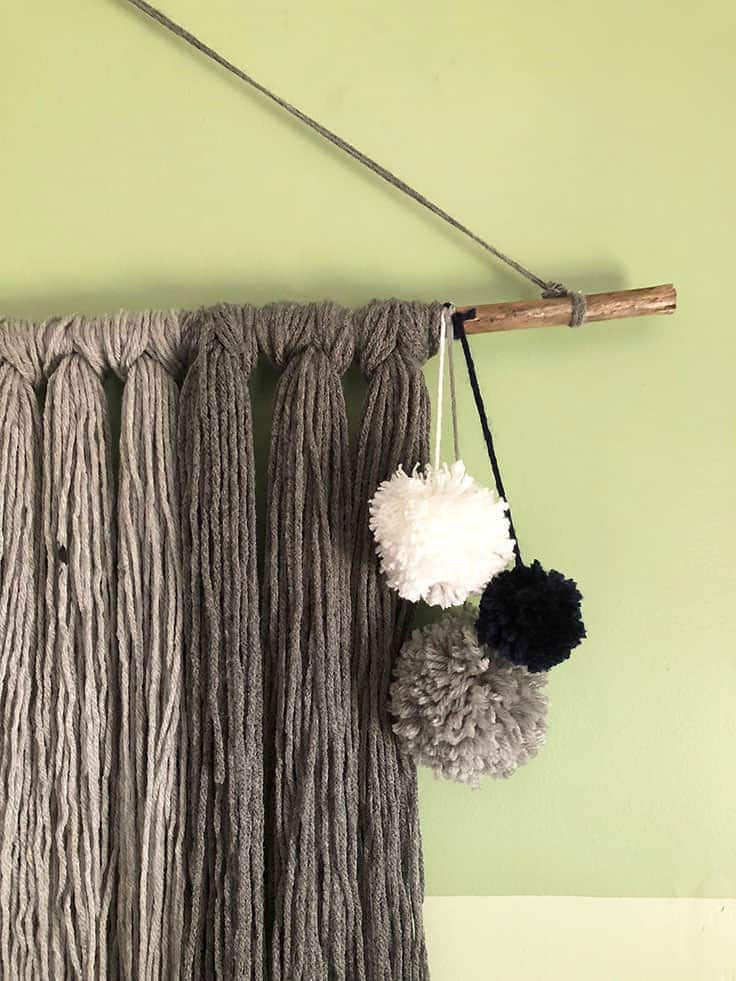 How to Make an Easy Yarn Wall Hanging