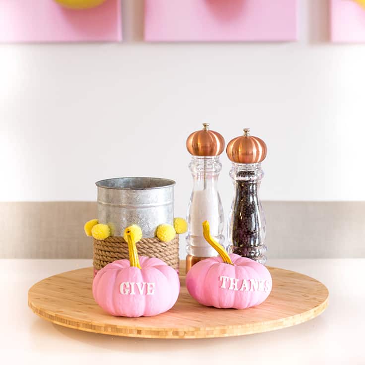These DIY Give Thanks Pumpkins are an easy no carve pumpkin decoration that give your Thanksgiving tablescape that touch of pastel it deserves!﻿ Add the final touch to your decorating with these pumpkins as your table centerpiece! #thanksgiving #pumpkins #kenarry