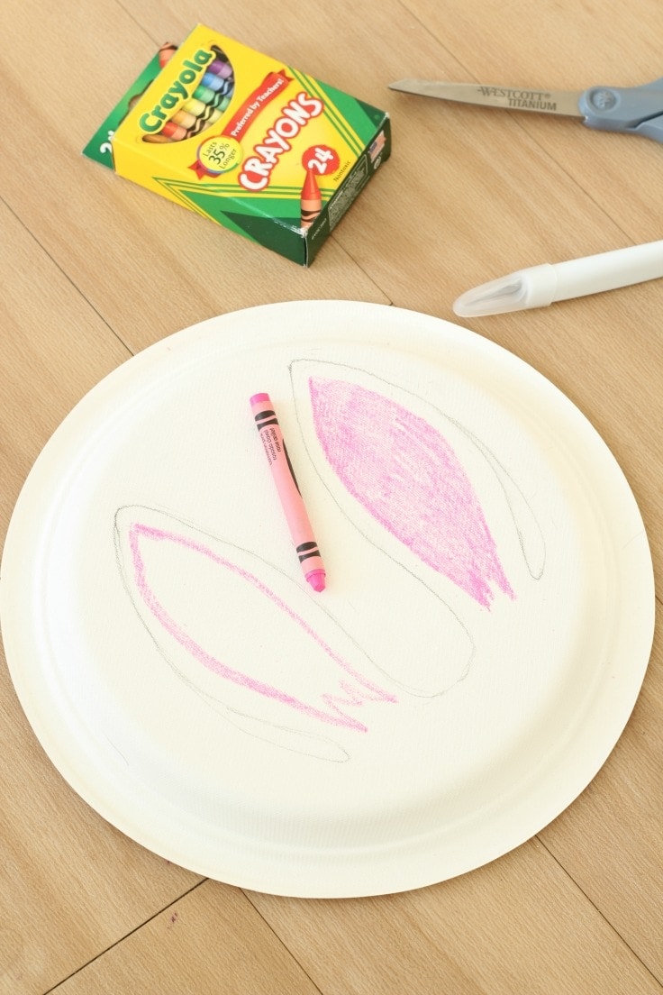Coloring paper plate bunny inner ear pink.