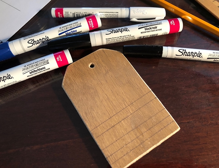 How to Make Rustic Wooden Luggage Tags