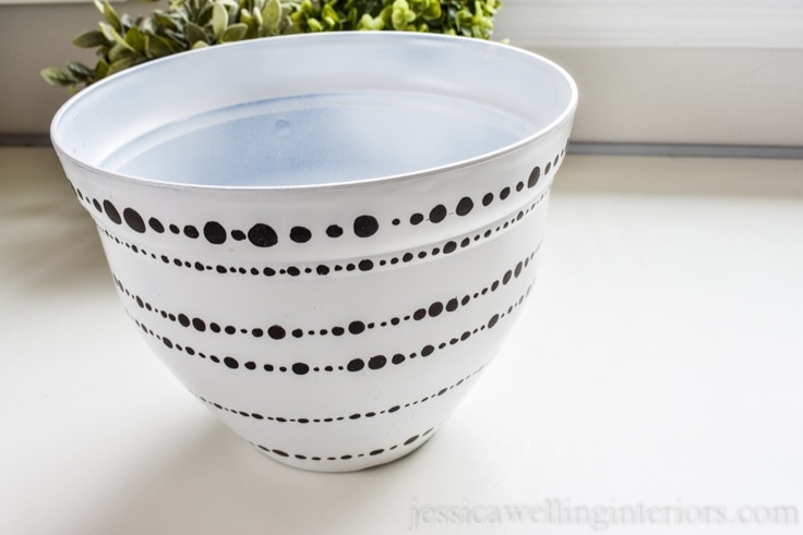 image of DIY modern indoor plant pots with paint pens. 