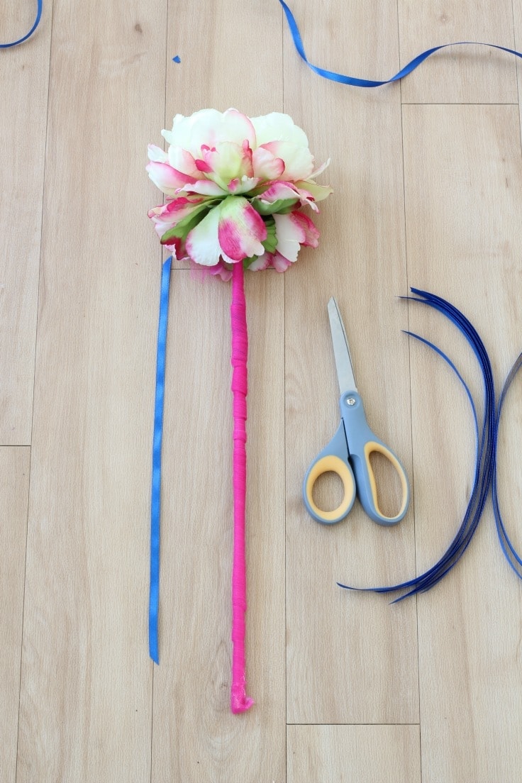 Measuring ribbons for flower wand