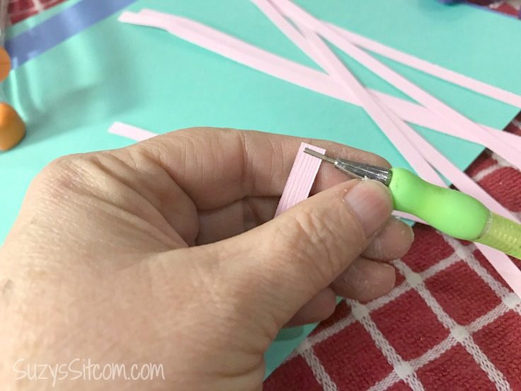 Fun Easter Craft Idea: Bunny Brooch made with Paper!
