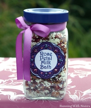 Think you don’t have time for handmade gifts? This rose petal milk bath is fast and easy to make!